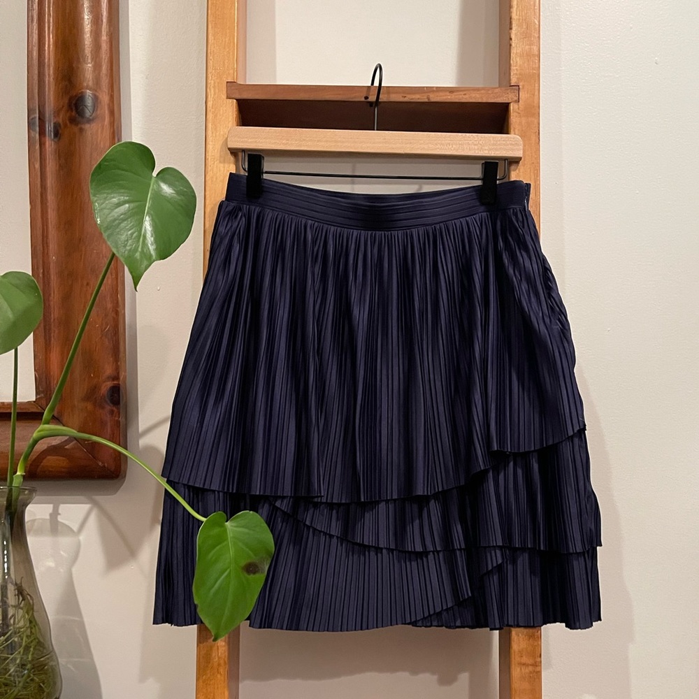 Banana Republic SZ 8 Navy Tiered Pleated Mini Skirt!
